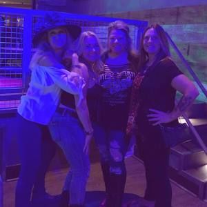 Meet your Posher, Cara